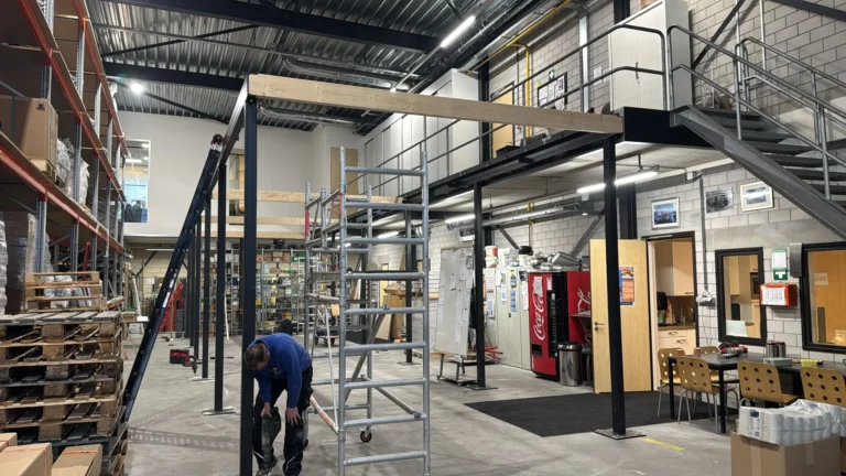 Bordesconstructie met trap