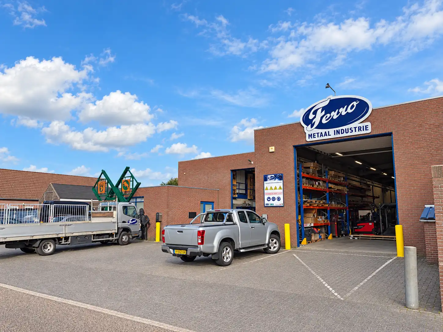 Bedrijfspand van Ferro Metaal Industrie aan Ekkersrijt in Son